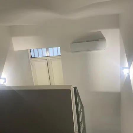 Candy House نابولي